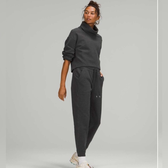 Like new Lululemon HR ribbed joggers - Picture 1 of 9